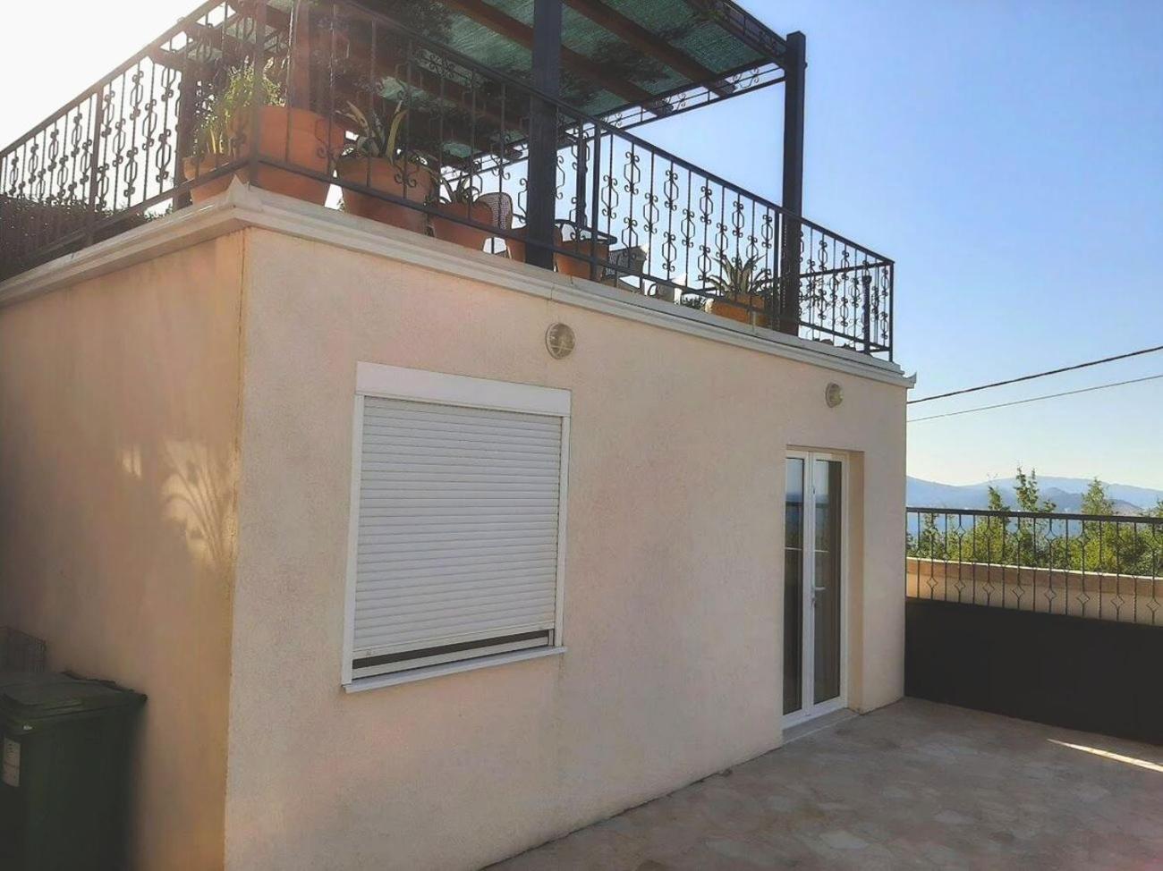 Apartments Oktopus 수토모레 외부 사진