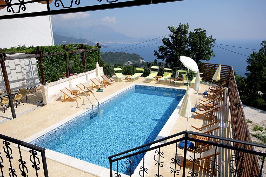 Apartments Oktopus 수토모레 외부 사진