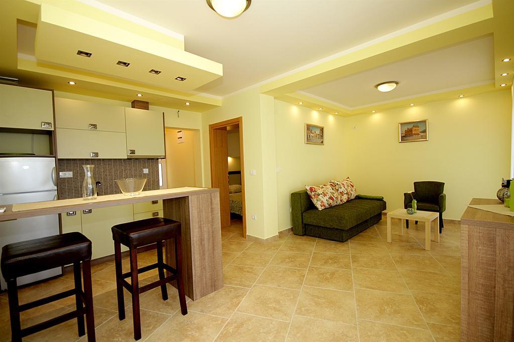 Apartments Oktopus 수토모레 외부 사진