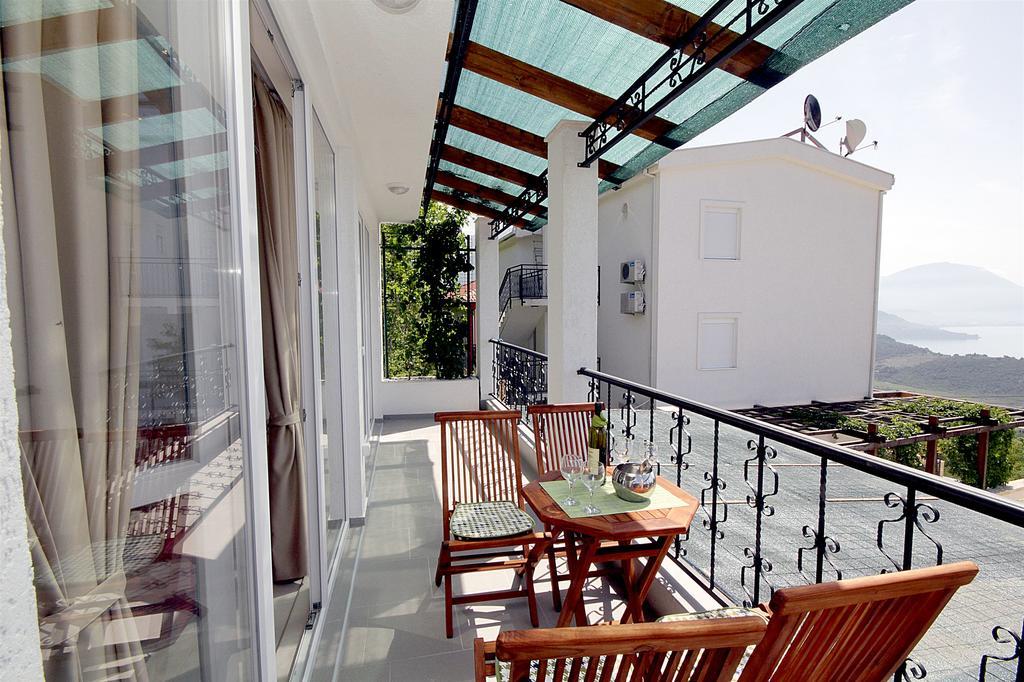 Apartments Oktopus 수토모레 외부 사진